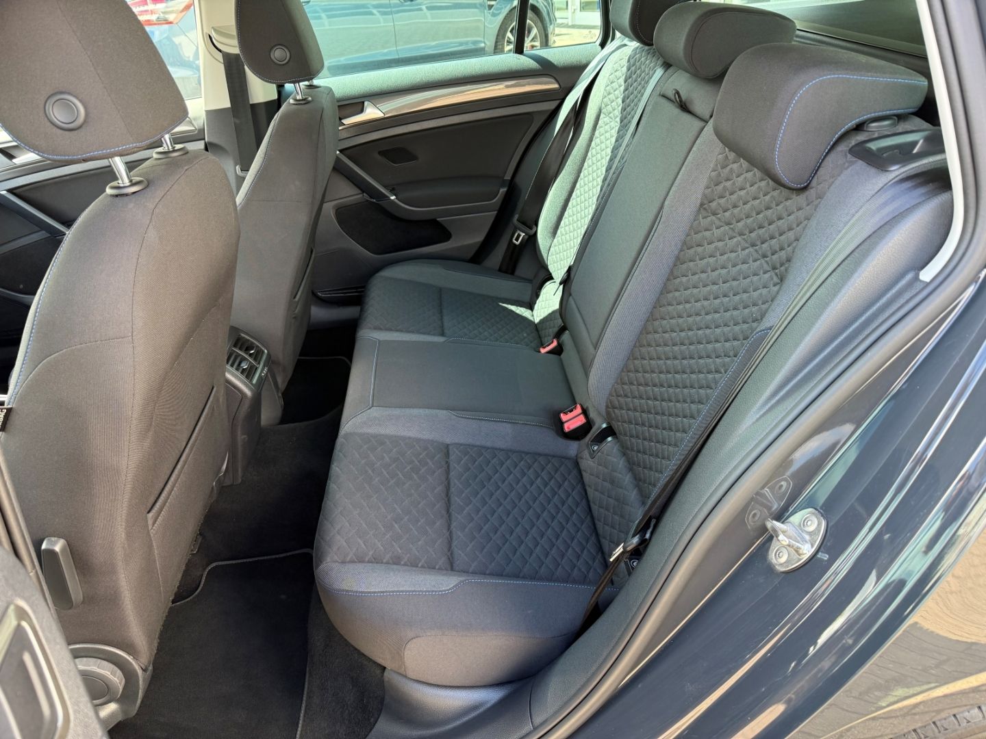 VW Golf VII Join Start-Stopp 1.6 TDI AHK Carplay  B - Image 19