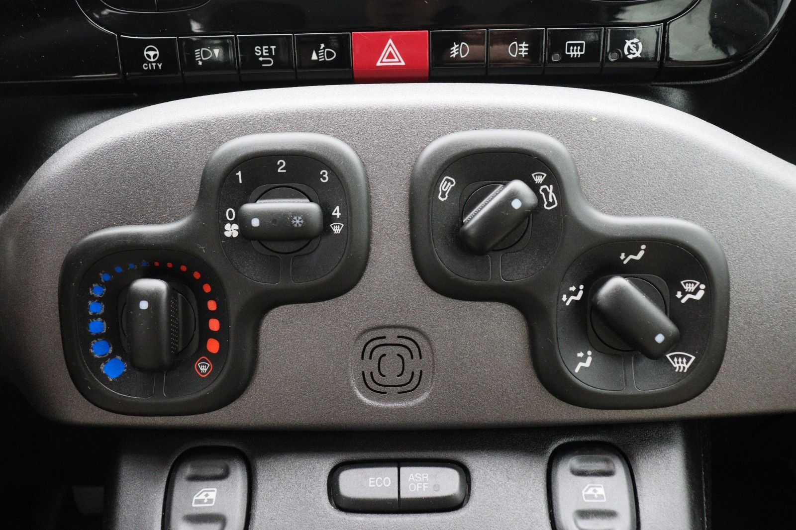 Fahrzeugabbildung Fiat Panda 0.9 Lounge AHK KLIMA
