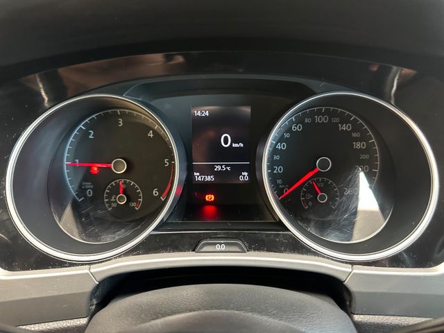 MYAUTOCENTER – Gebraucht- und Jahreswagen mit Werkstattservice in Pfaffenhofen Volkswagen Touran *1.HAND*Tempo*Klima*AHK*PDC*