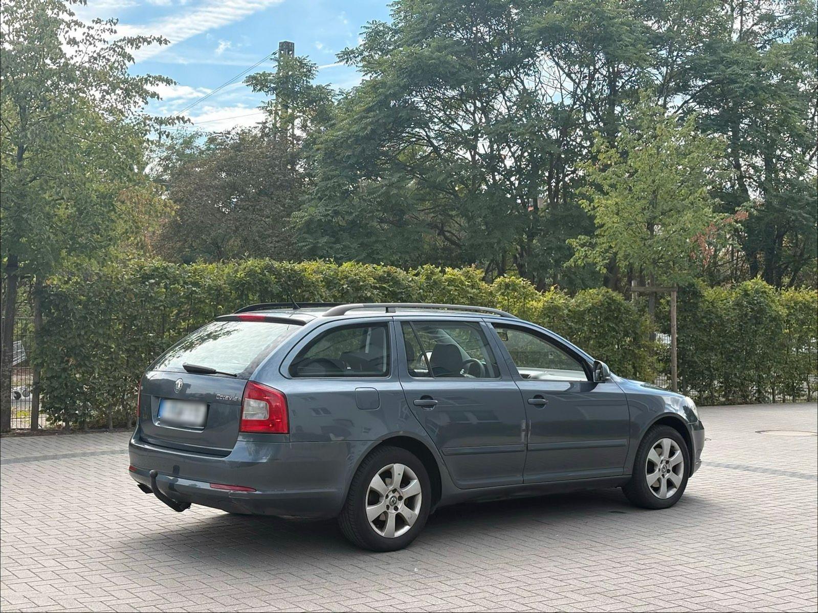 Skoda Octavia 2009 — engine 160 HP (118kW)