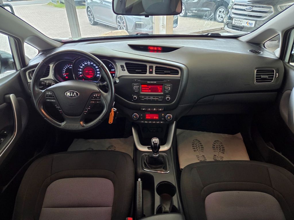 Kia cee'd Sporty Wagon cee'd Sportswagon FIFA World Cup Edition – Ansicht 15