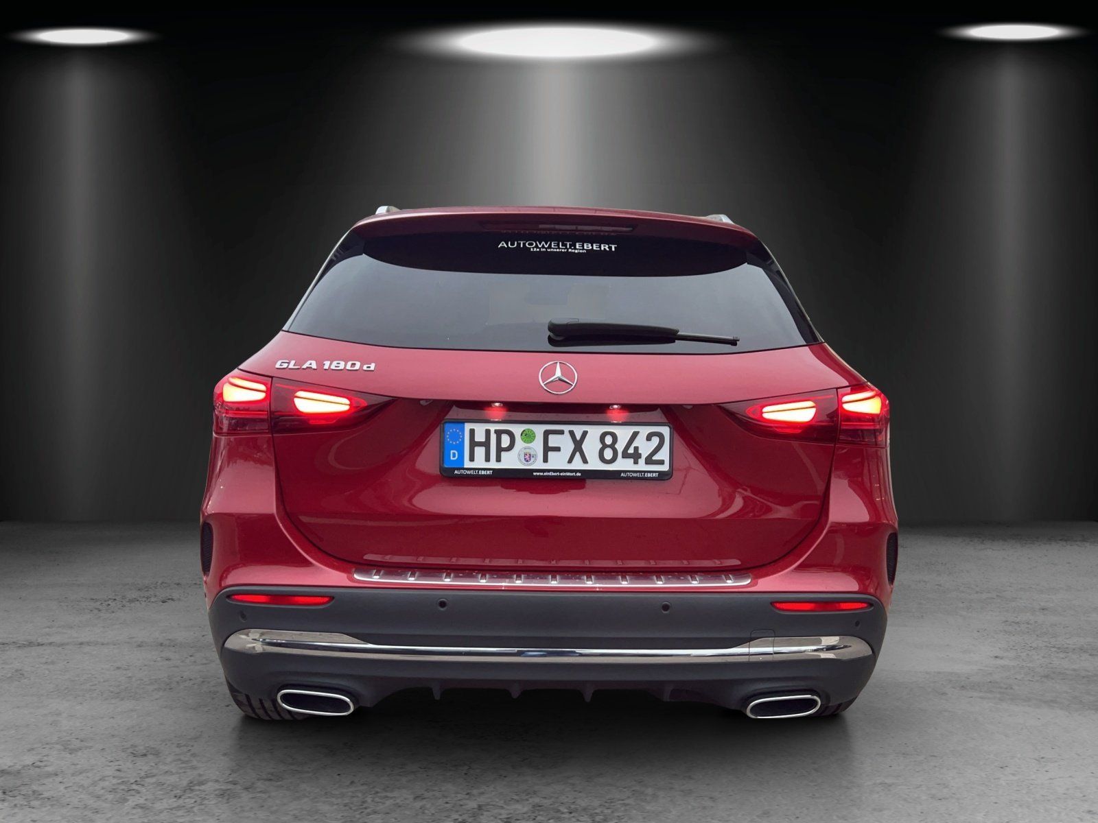 Fahrzeugabbildung Mercedes-Benz GLA 180 d+AMG-Line+DISTRONIC+Memory+Burmester