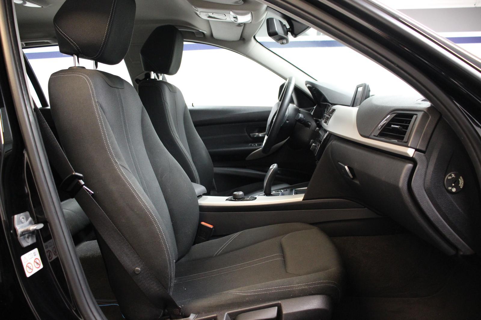BMW 318i Touring Autom. *LED/KLIMA/EL.HECKKLAPP/PDC*