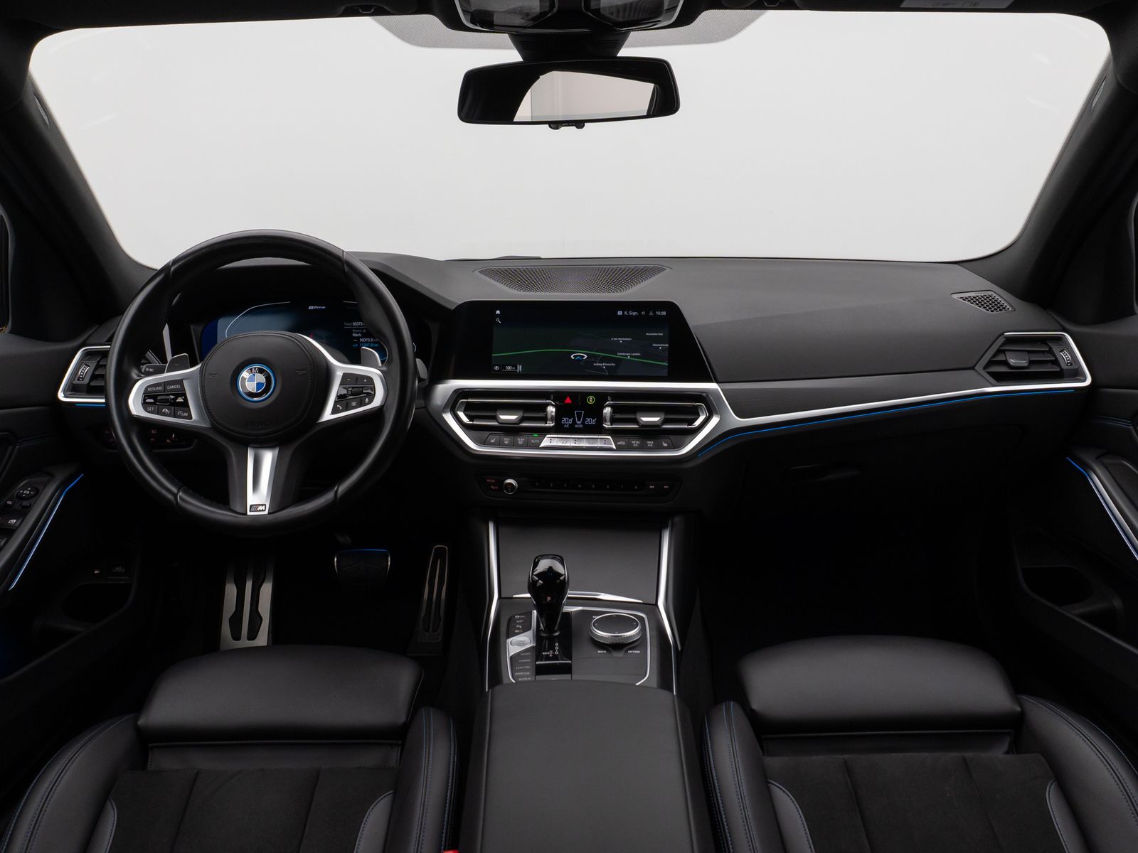 Fahrzeugabbildung BMW 330e M Sport Laser 360°HUD DAB Stop&Go Komfort