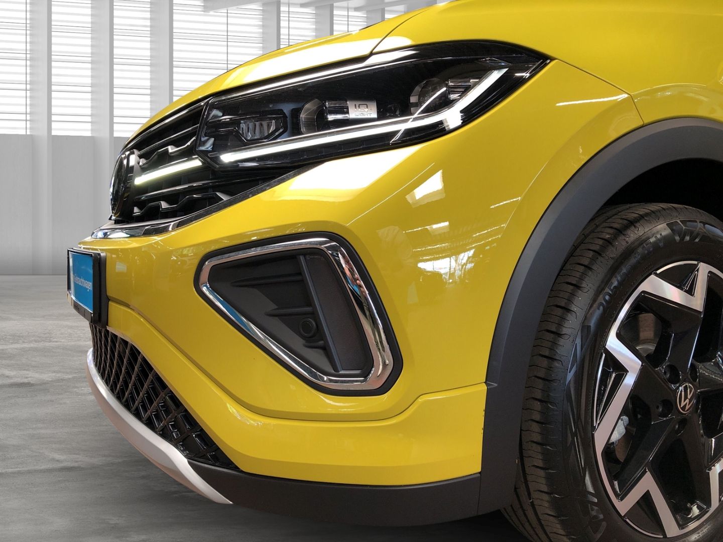 Fahrzeugabbildung Volkswagen T-Cross R-Line 1.0 TSI DSG Sportpaket Navi LED B