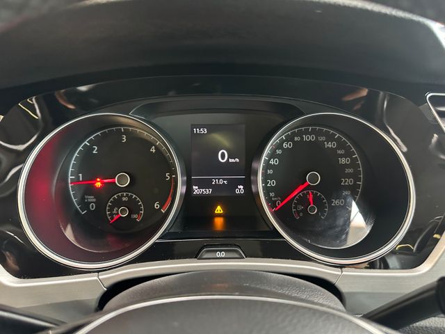 MYAUTOCENTER – Gebraucht- und Jahreswagen mit Werkstattservice in Pfaffenhofen Volkswagen Touran Comfortline BMTStart-Stopp *Pano*AHK*