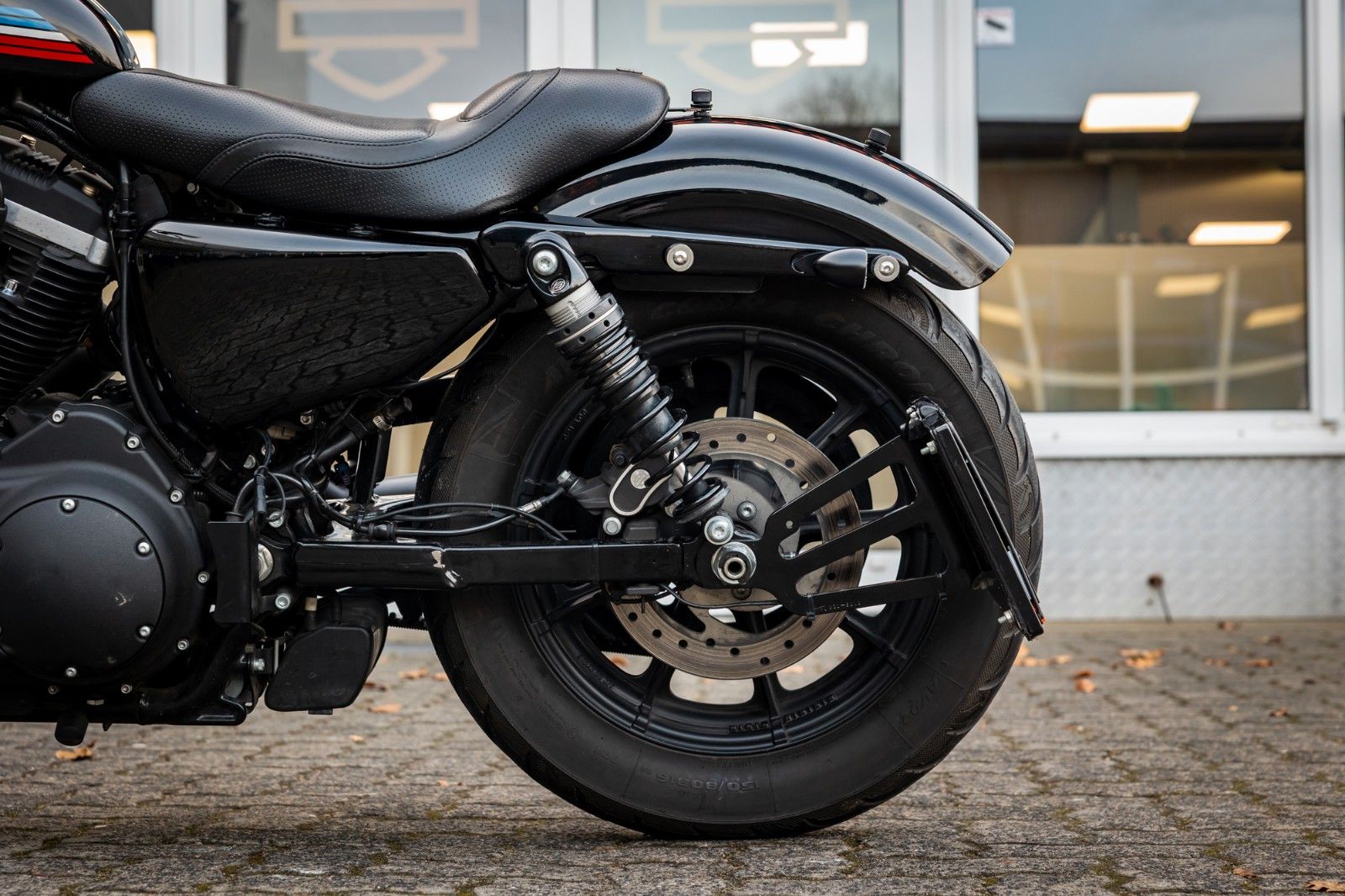 Fahrzeugabbildung Harley-Davidson XL883N - Iron 883 Auspuff - Kesstech - Ape