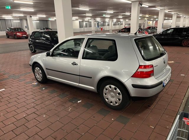 Volkswagen Golf 4 1.4 TÜV 1.5 JAHRE/SCHIEBEDACH/KLIMA...