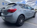 Opel Astra J 1.6 Automatik Design Edition+1.Hand+Temp - Opel Astra: Design Edition