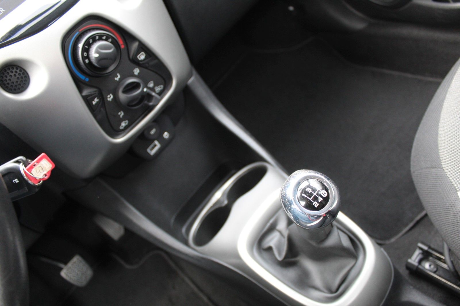 Fahrzeugabbildung Toyota AYGO x-play touch Klima*Alu*Kamera