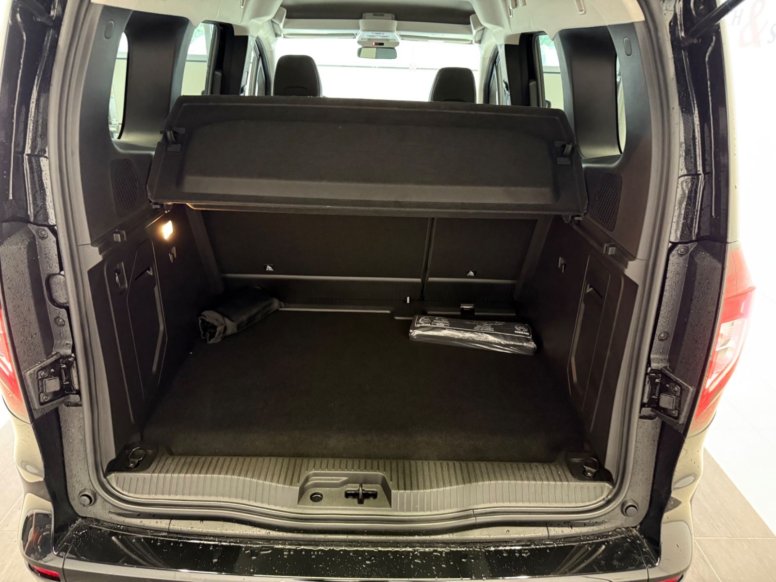 Fahrzeugabbildung Nissan Townstar Kombi L1 Tekna  Automatik 360°Kam. LED