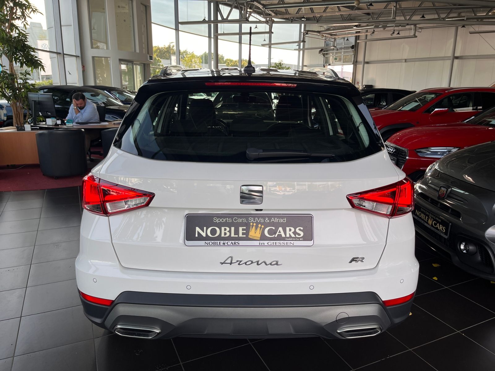 Fahrzeugabbildung SEAT ARONA  1.5 TSI DSG FR ACC LED NAV RFK SHZ 17"