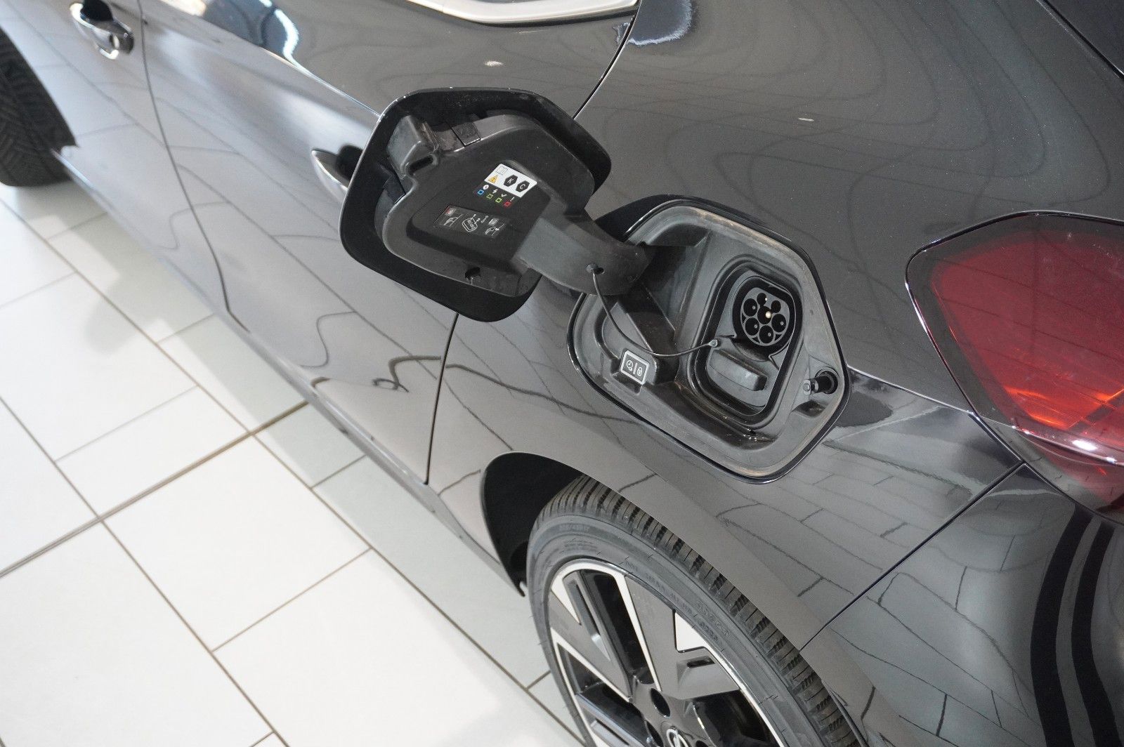 Fahrzeugabbildung Opel Corsa-e F GS SPORT 3-PHASIG NAVI/LED/KAMERA/VIRT