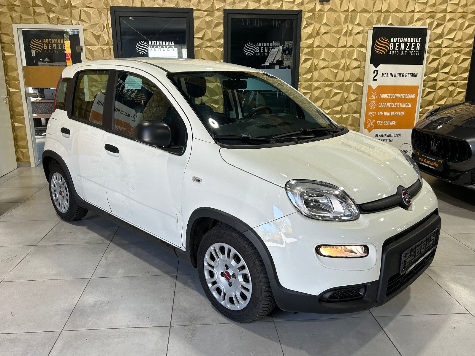 Fahrzeugabbildung Fiat Panda Base/KLIMA/4-TÜRER/DAB/ALLWETTER