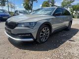 Skoda Superb Combi Scout 4x4 *STHZ/AHK/360°/PANO* - Skoda Superb: Standheizung