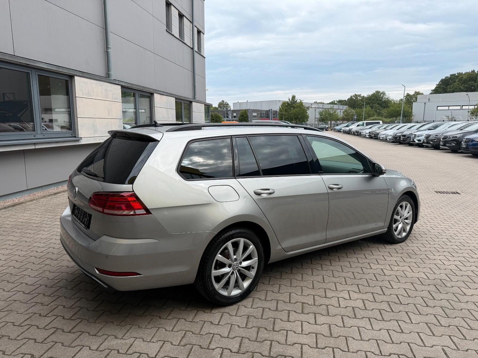 Volkswagen Golf VII United DIGITALTACHO/NAVI/SHZ/TEMPOMAT*, миниатюра 6