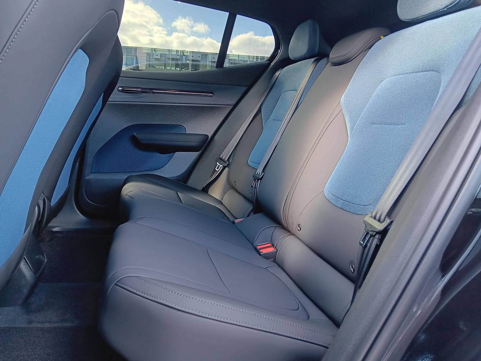Fahrzeugabbildung Volvo EX30 Single Plus 2WD Pure Electric
