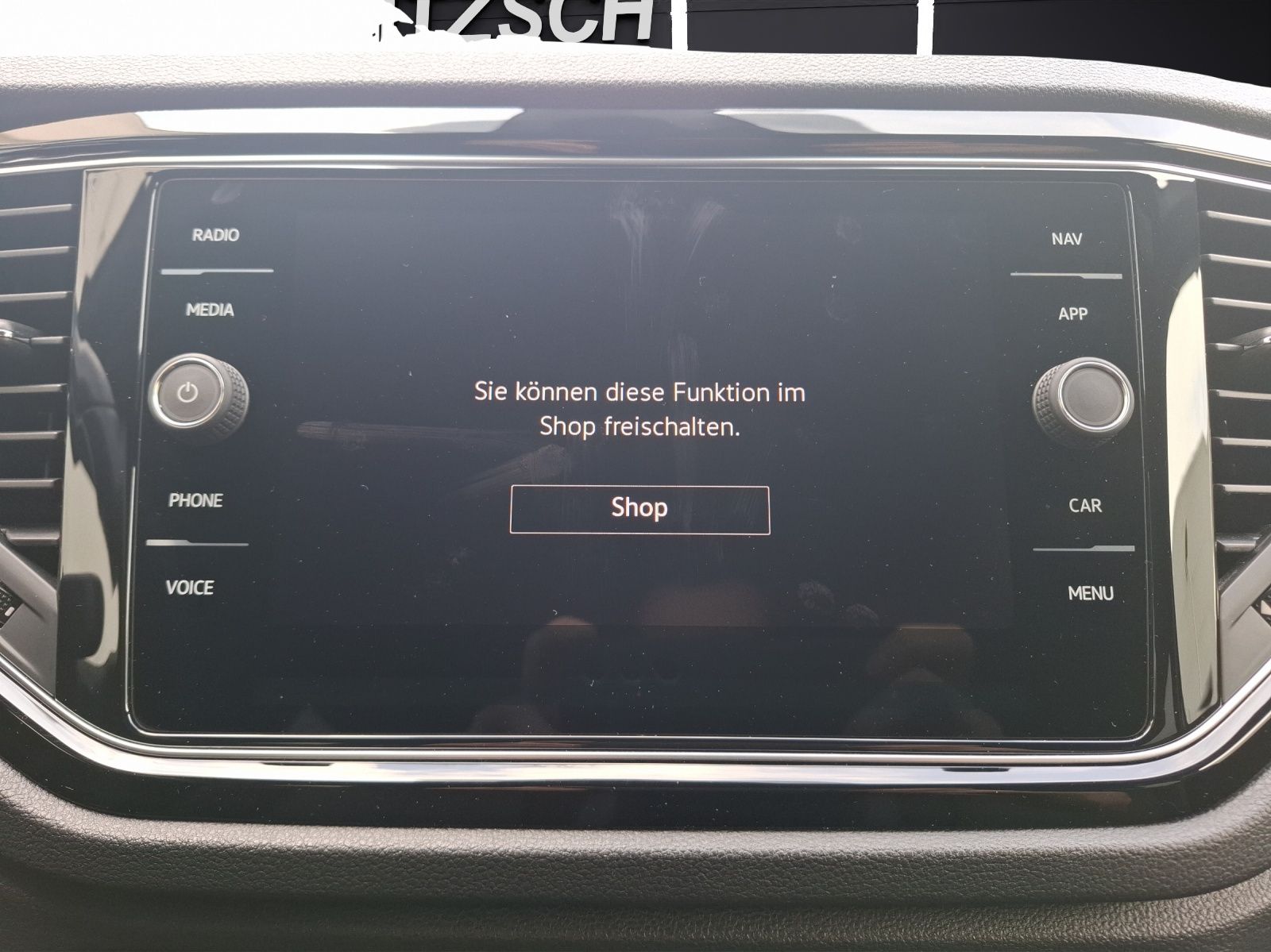 Fahrzeugabbildung Volkswagen T-Roc TSI Sport DSG LED AHK CarPlay ACC RFK SH 1