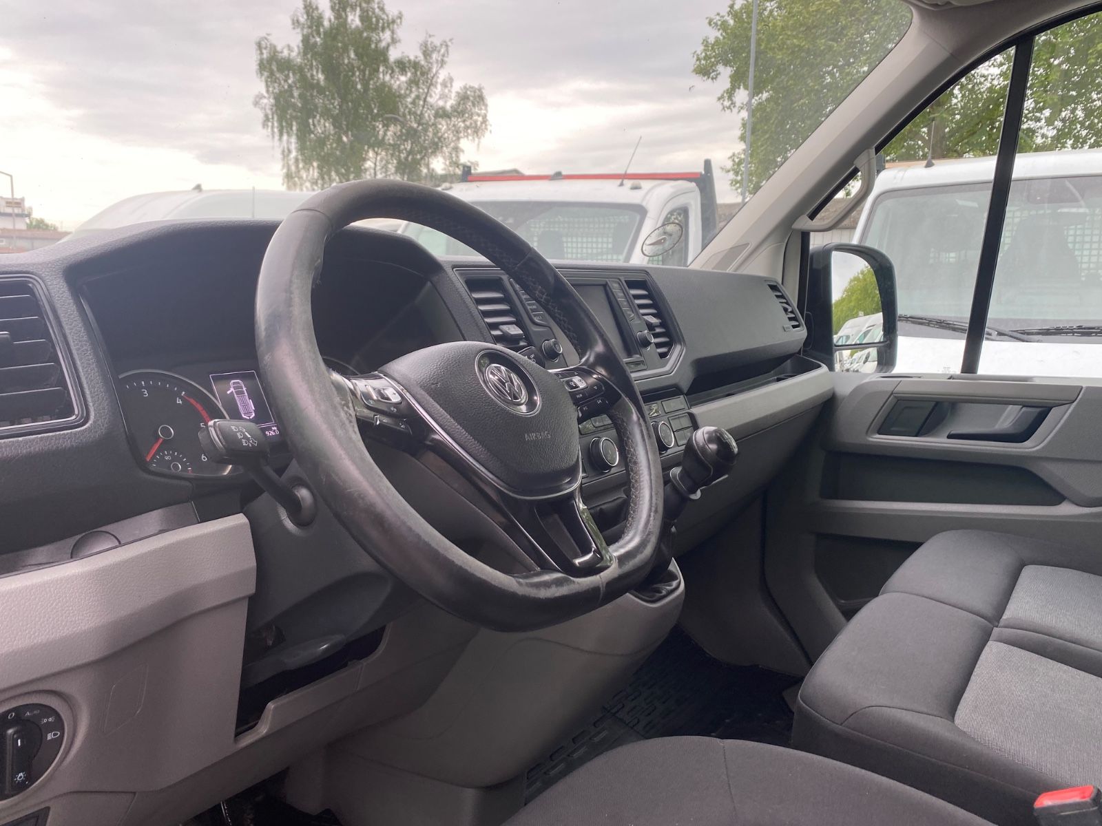 Fahrzeugabbildung Volkswagen Crafter Kasten L3H2,AHK-3500t,Regal,Garantie