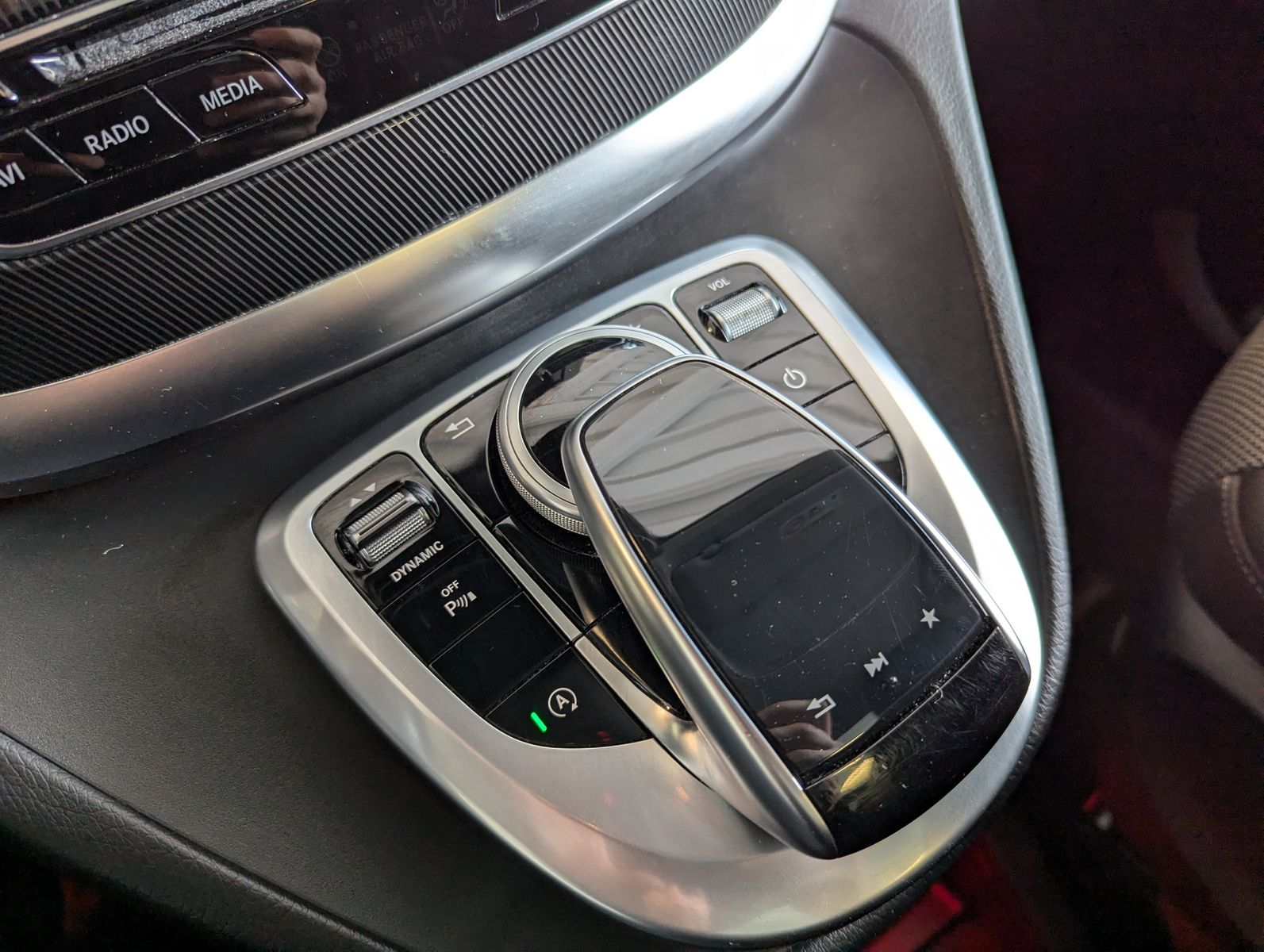 MERCEDES-BENZ V 250 d AMG EDITION lang Pano LED Kamera - Image 27