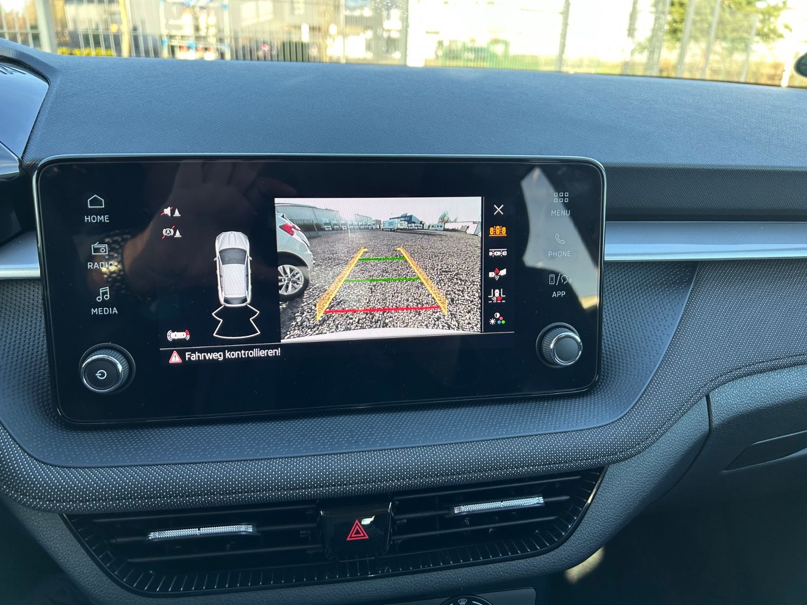 Fahrzeugabbildung SKODA Fabia Selection 1,0 TSI DSG  Klima RFK