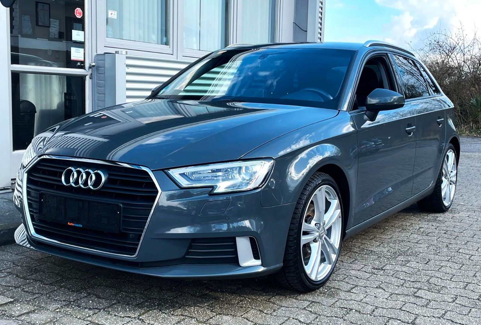 Fahrzeugabbildung Audi A3 SPORTBACK 150 PS SPORT NAVI BI-XENON DSP 18''