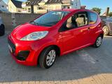 Peugeot 107 (70) - Peugeot 107 in Frankfurt (Main)