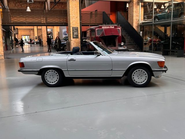 Mercedes-Benz 560 SL R107 - nur org. 92.861 km!