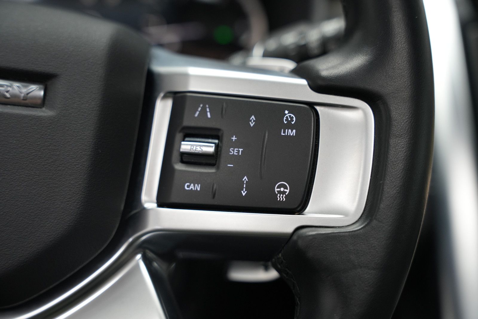 Fahrzeugabbildung Land Rover Discovery R-Dynamic AWD/7-SITZER/360'°Cam/AHK