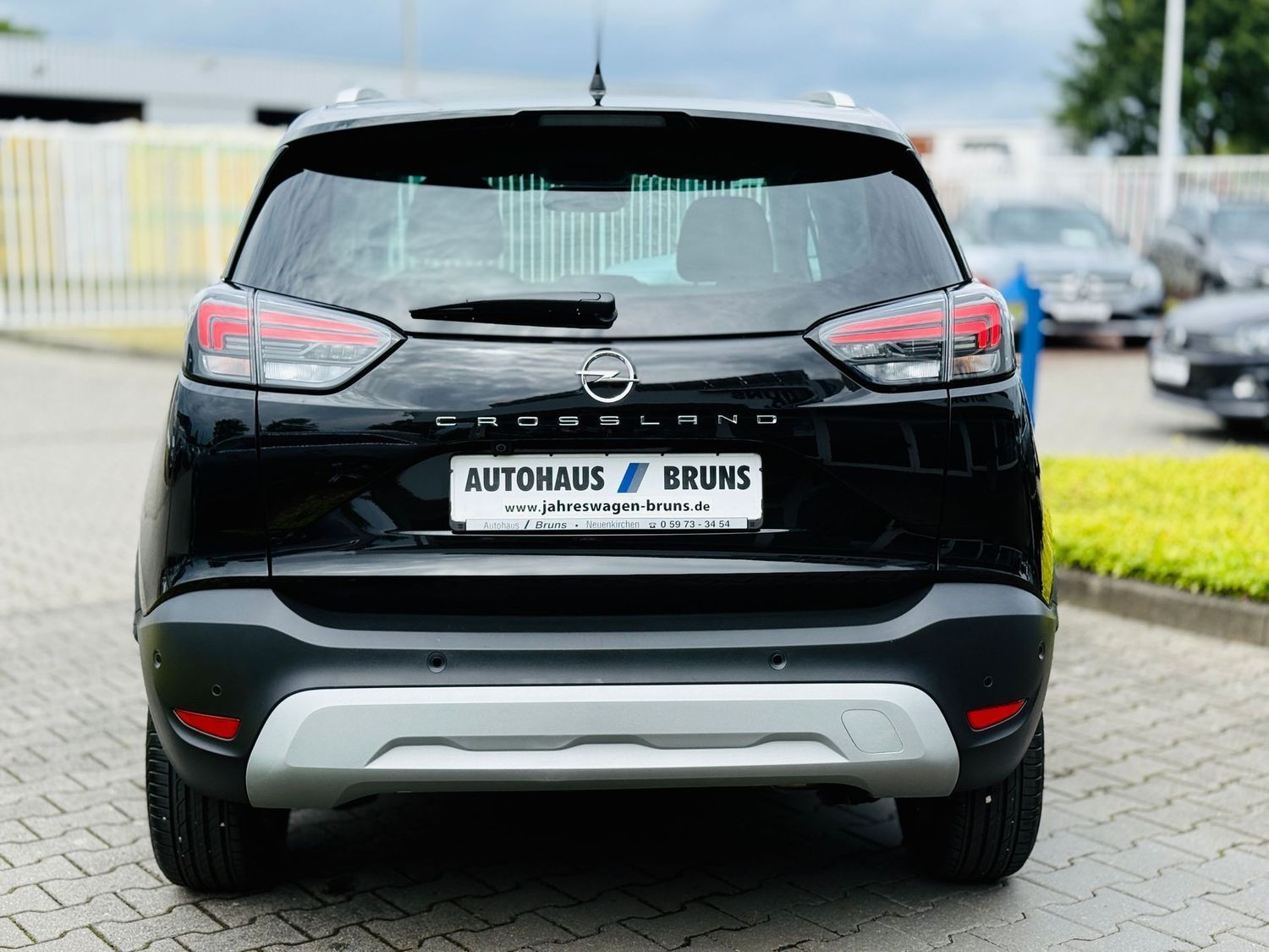 Fahrzeugabbildung Opel Crossland X 1,2 T ELEG., Navi, Panod, LED, RFK,