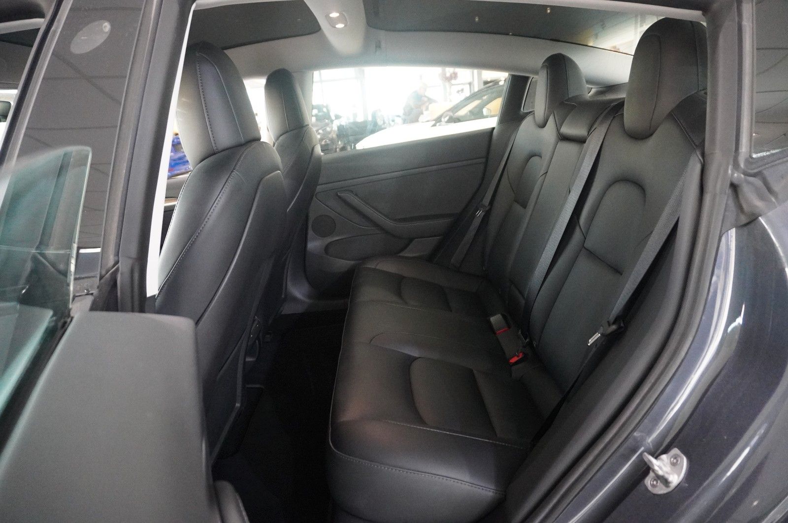 Fahrzeugabbildung Tesla Model 3 LONGRANGE DUAL-MOTOR NAVI/KAMERA/SH/PANO