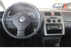 Fahrzeugabbildung Volkswagen Touran Trendline,Bastler Fahrzeug