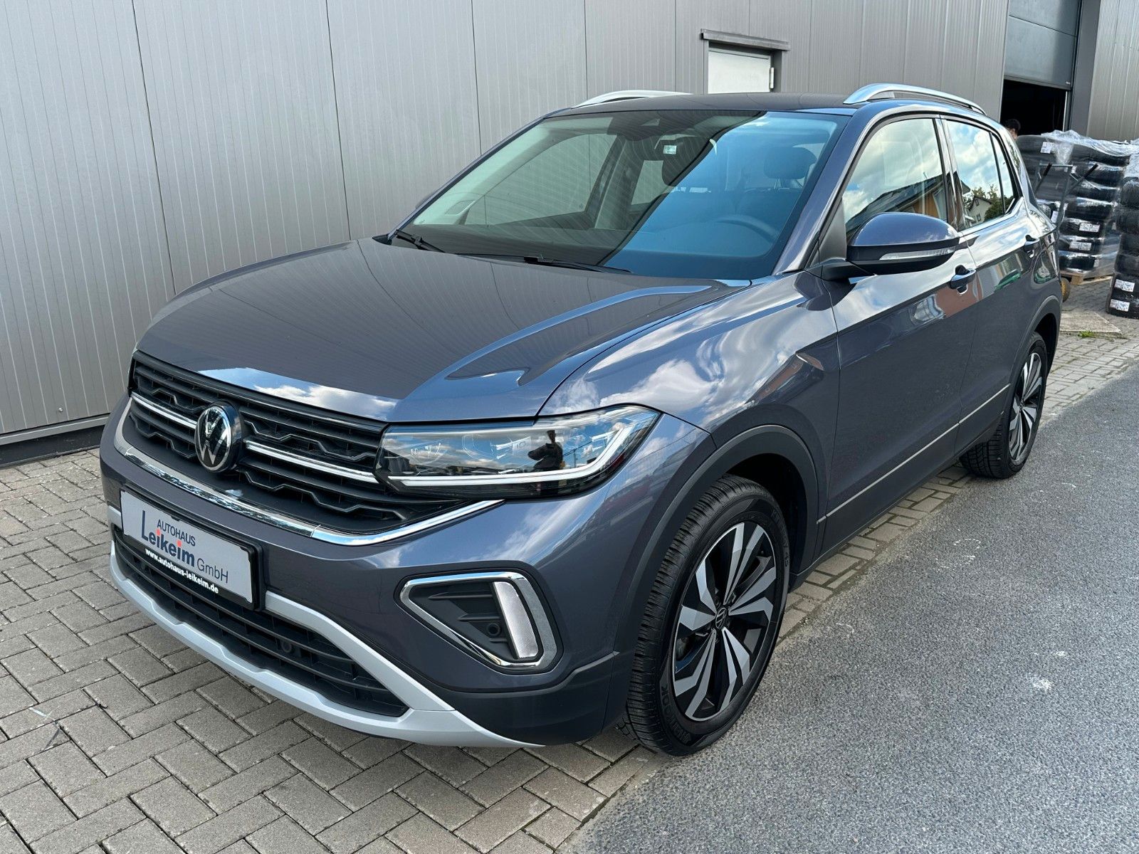 Gebrauchtwagen Volkswagen T-Cross T-Cross 1,0 TSI Style – AHK * NAVI * KAMERA * IQ in Bamberg