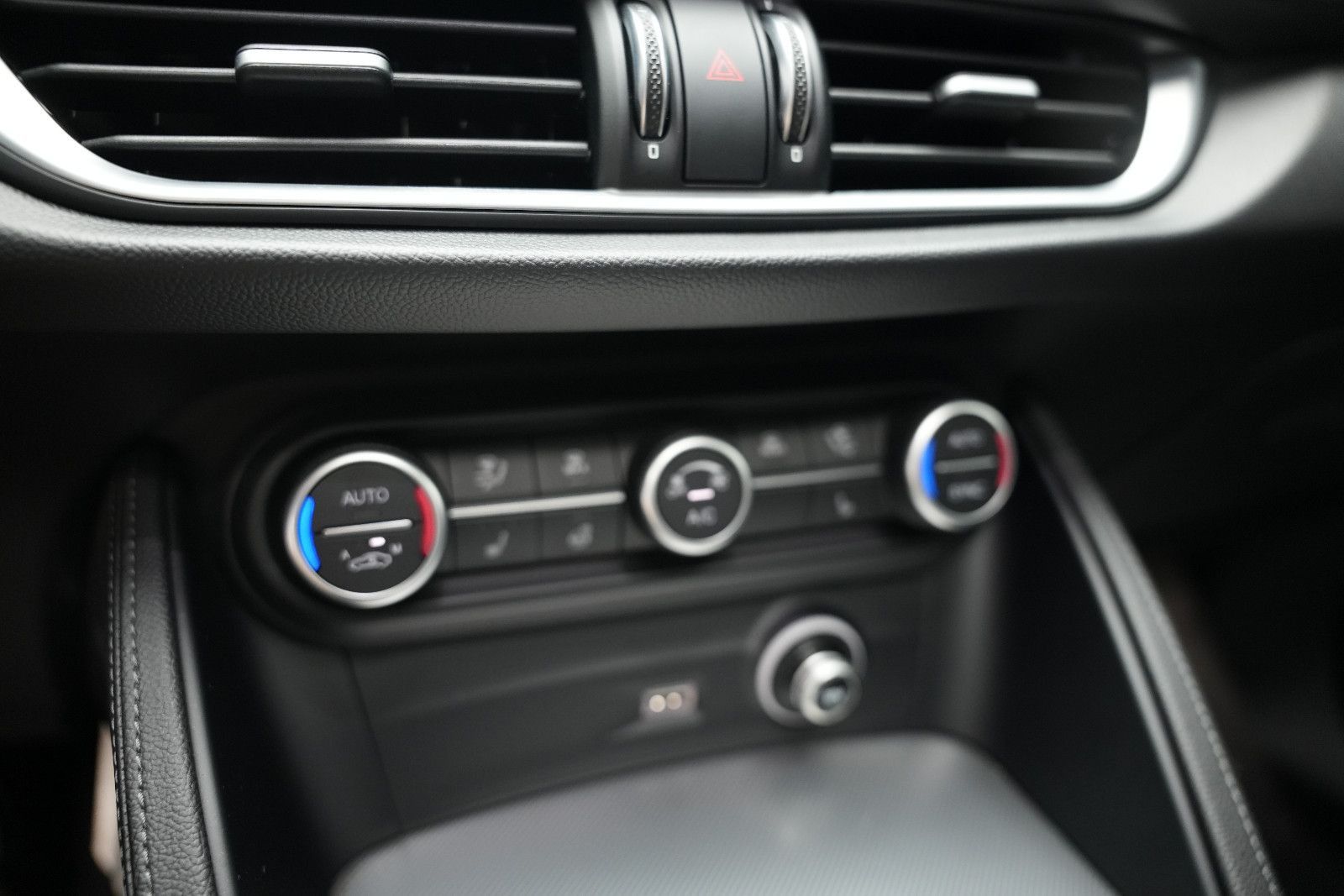 Fahrzeugabbildung Alfa Romeo Stelvio Veloce*Panorama*Harman&Kardon*Memory*Kam