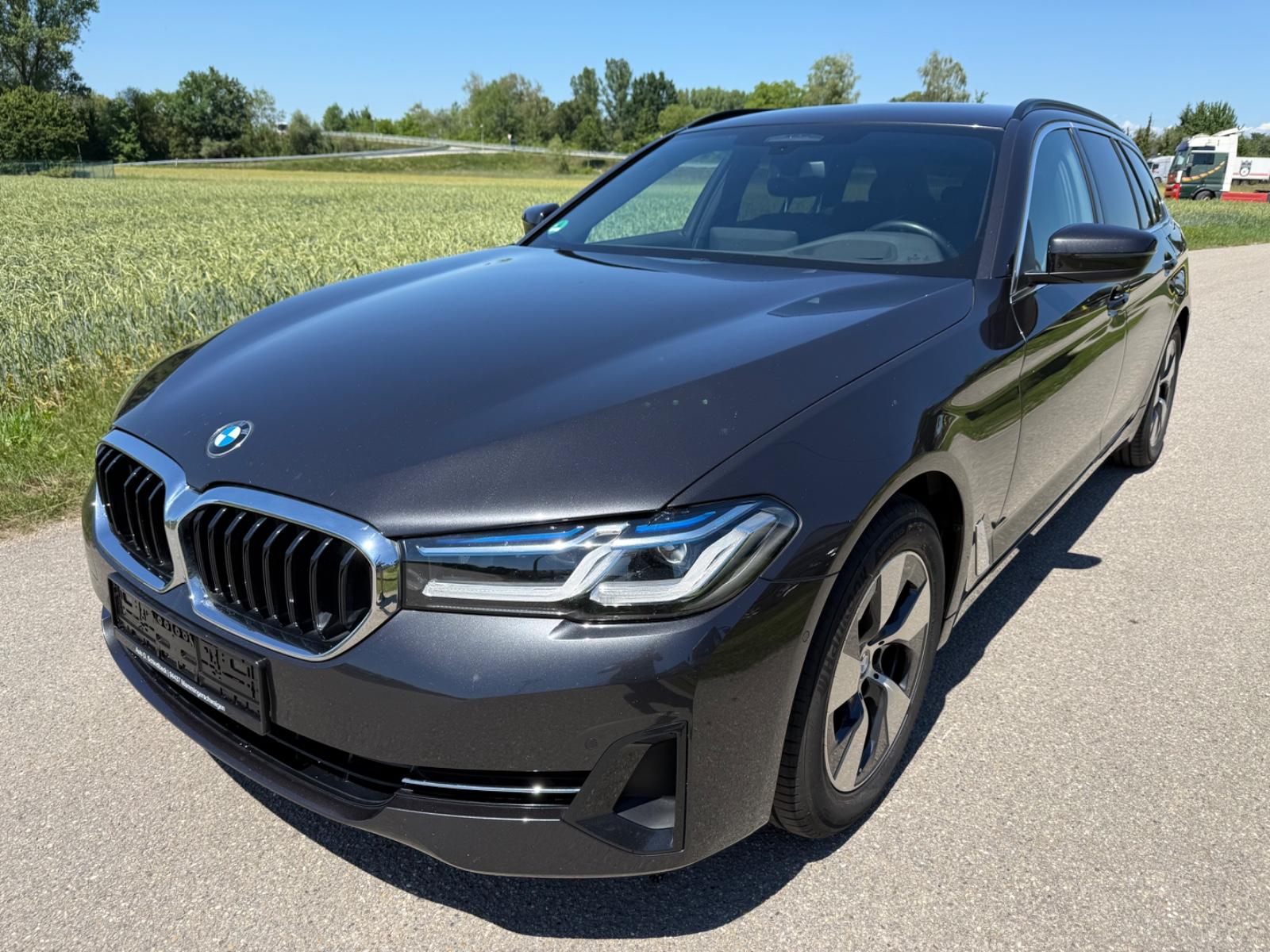 BMW 520d Touring -HUD/Leder/Sportsitz/AHK/Standhzg
