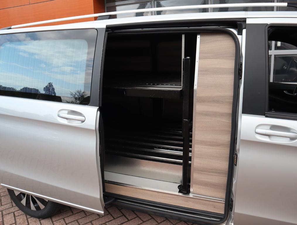 Mercedes-Benz V 220