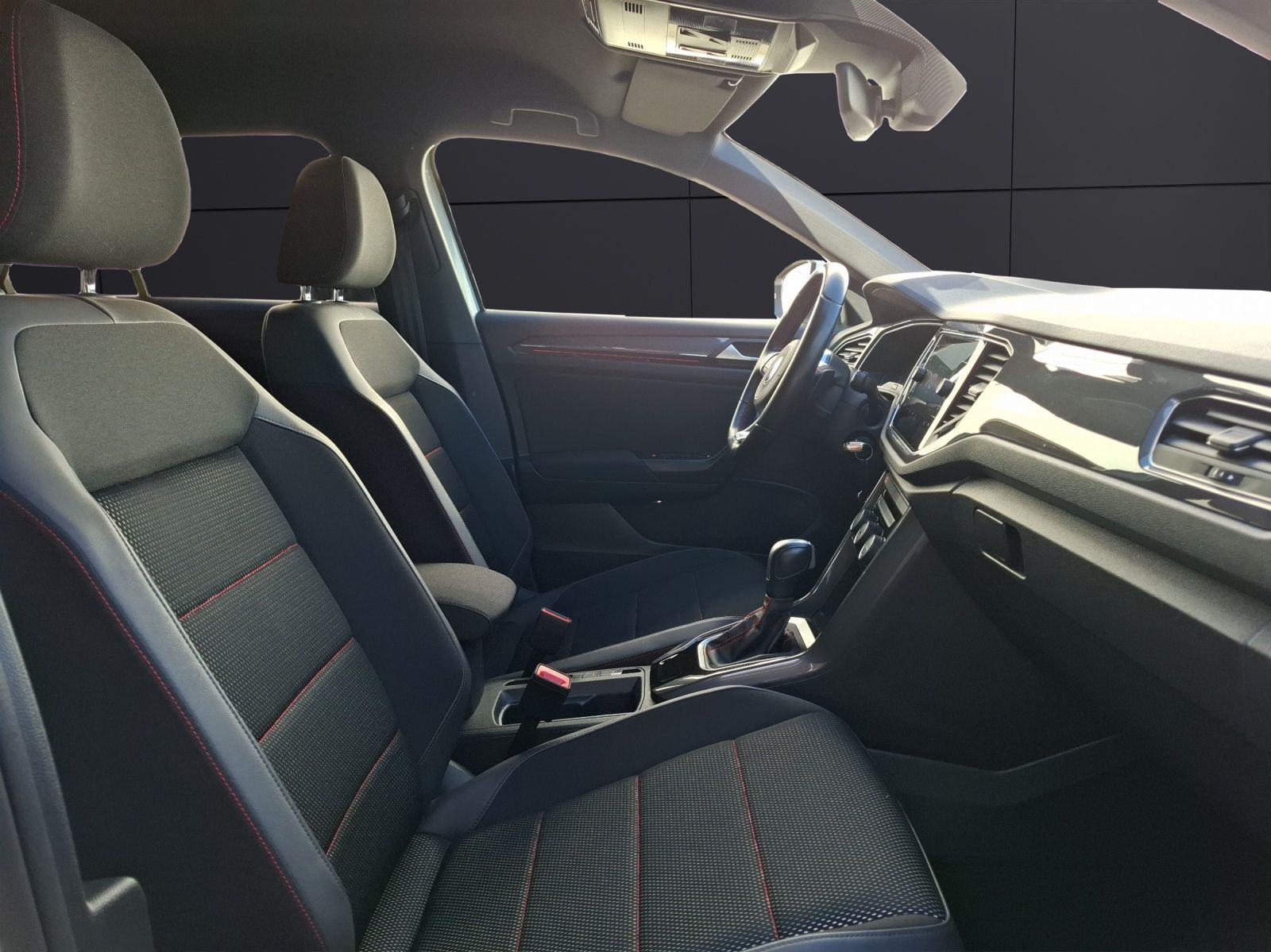 Fahrzeugabbildung Volkswagen T-Roc Sport DSG STH AHK Navi ACC Kamera
