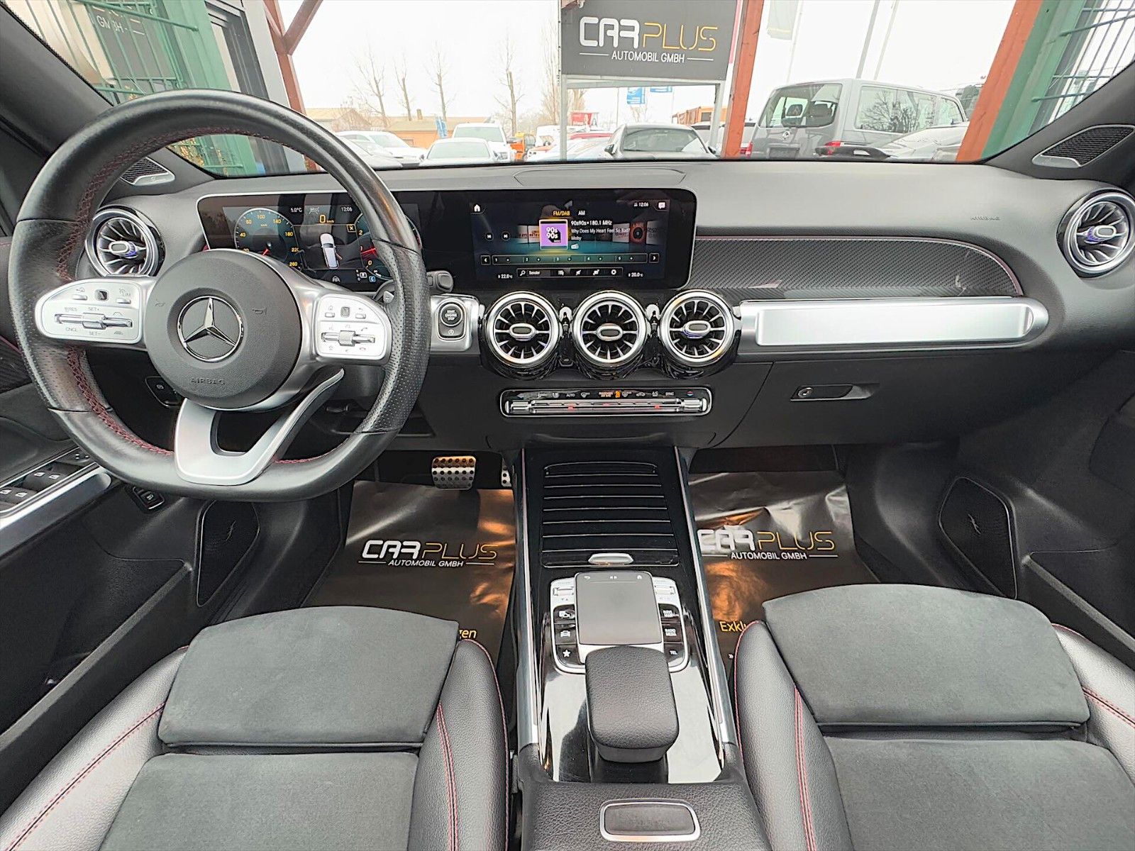 Fahrzeugabbildung Mercedes-Benz GLB 250 4Matic AMG Line Night Paket *Pano*ACC*