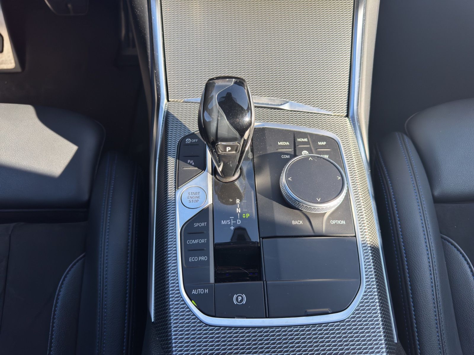 Fahrzeugabbildung BMW 320 d xDrive M Sport Lim/Hifi/Shadow/Navi