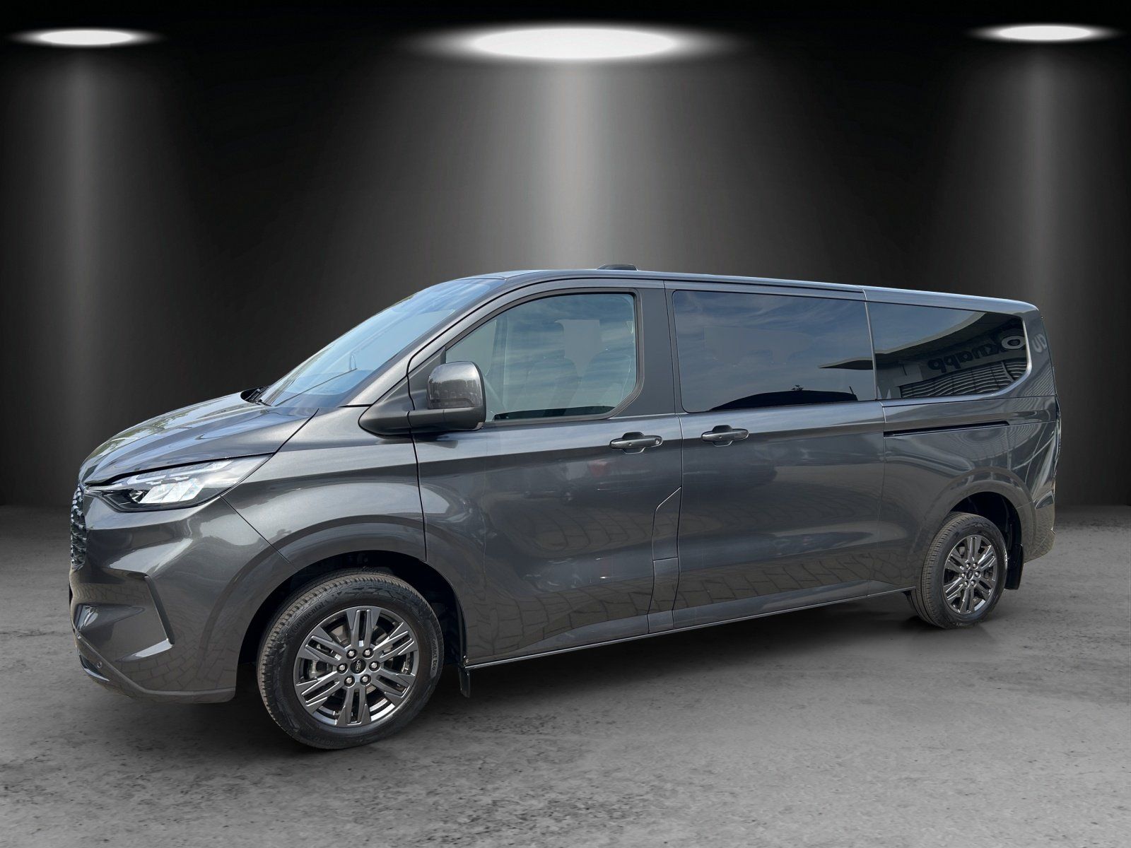 Fahrzeugabbildung Ford Tourneo Custom Titanium 320 L2 EcoBlue Automatik