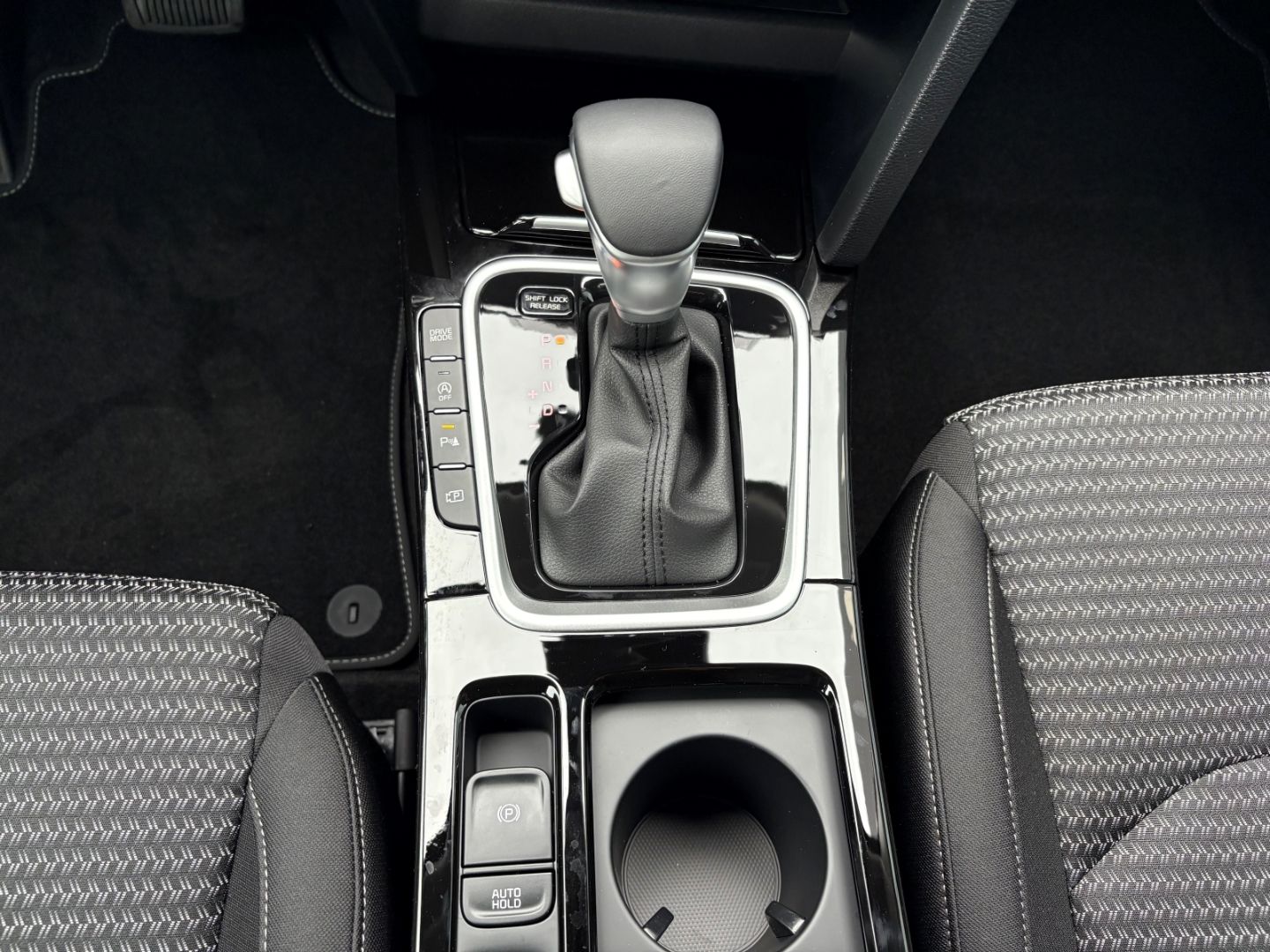 Fahrzeugabbildung Kia Ceed_sw Ultimate 1.5 T-GDI Mild-Hybrid P8, P9