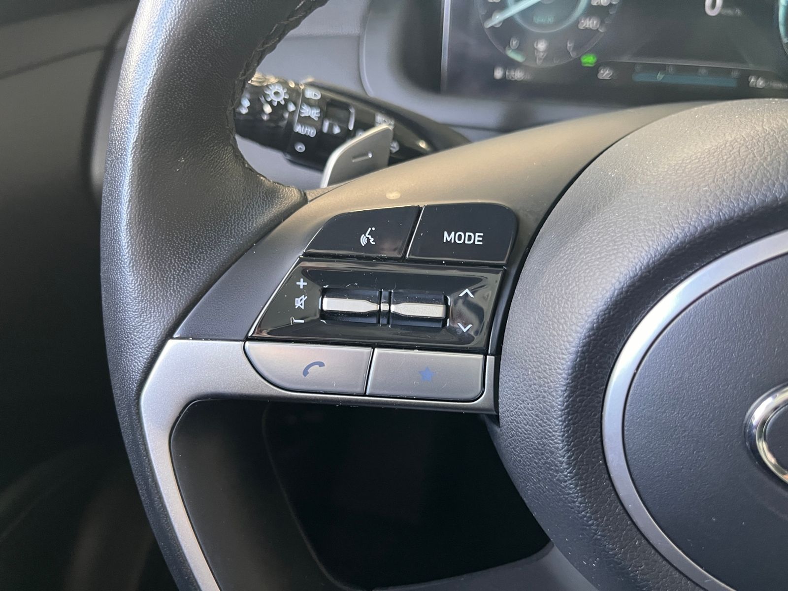 Fahrzeugabbildung Hyundai TUCSON Trend Plug-In Hybrid 4WD KLIMA LED NAVI