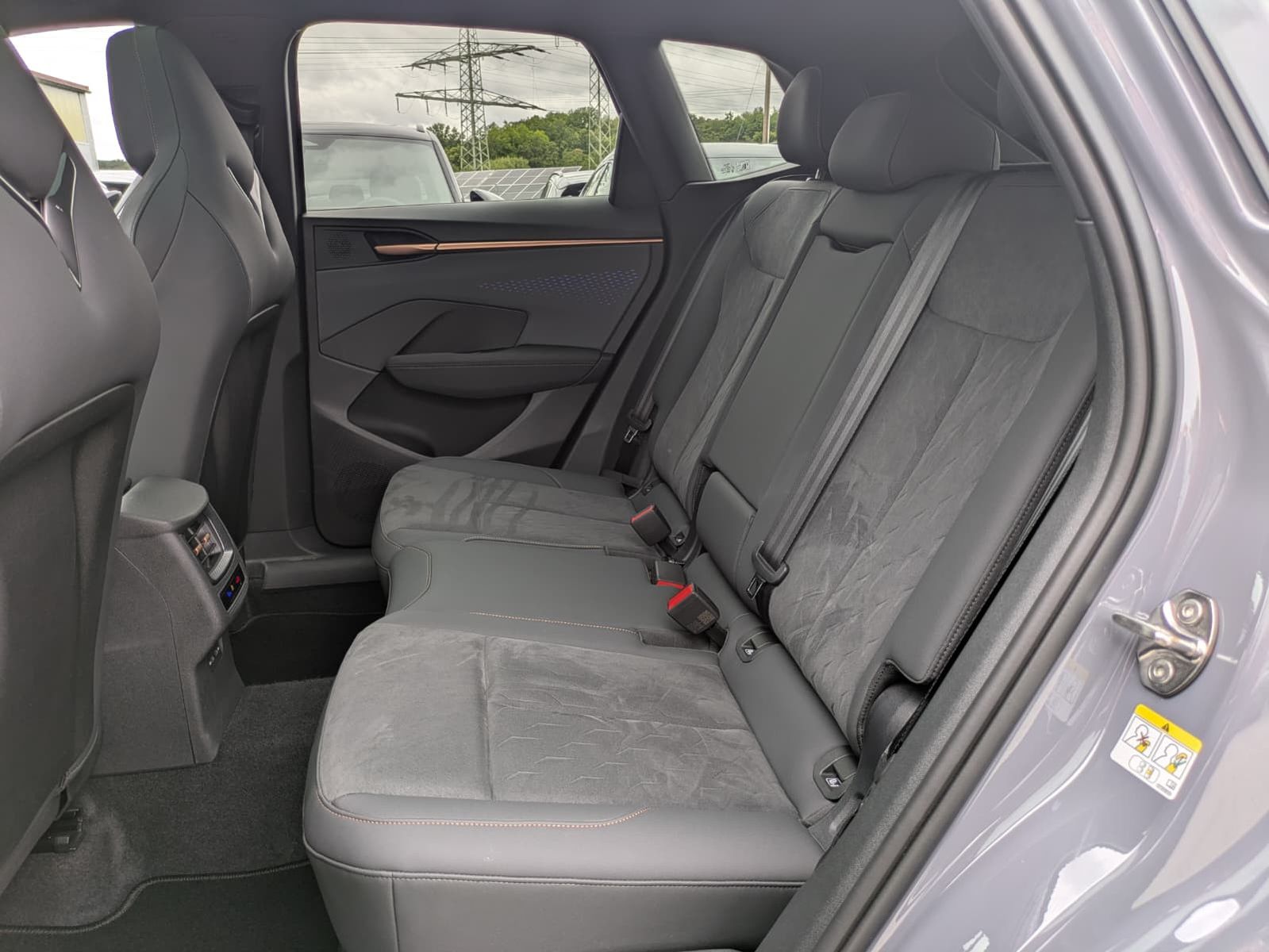 Fahrzeugabbildung CUPRA Terramar 2.0 TSI 4D VZ HUD*MATRIX*PANO*DCC*20"