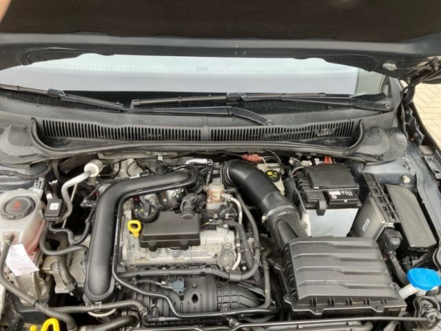 Fahrzeugabbildung Volkswagen Polo 1.0 TSI OPF 70 kW 7-Gang-DSG Life NAVI SHZ