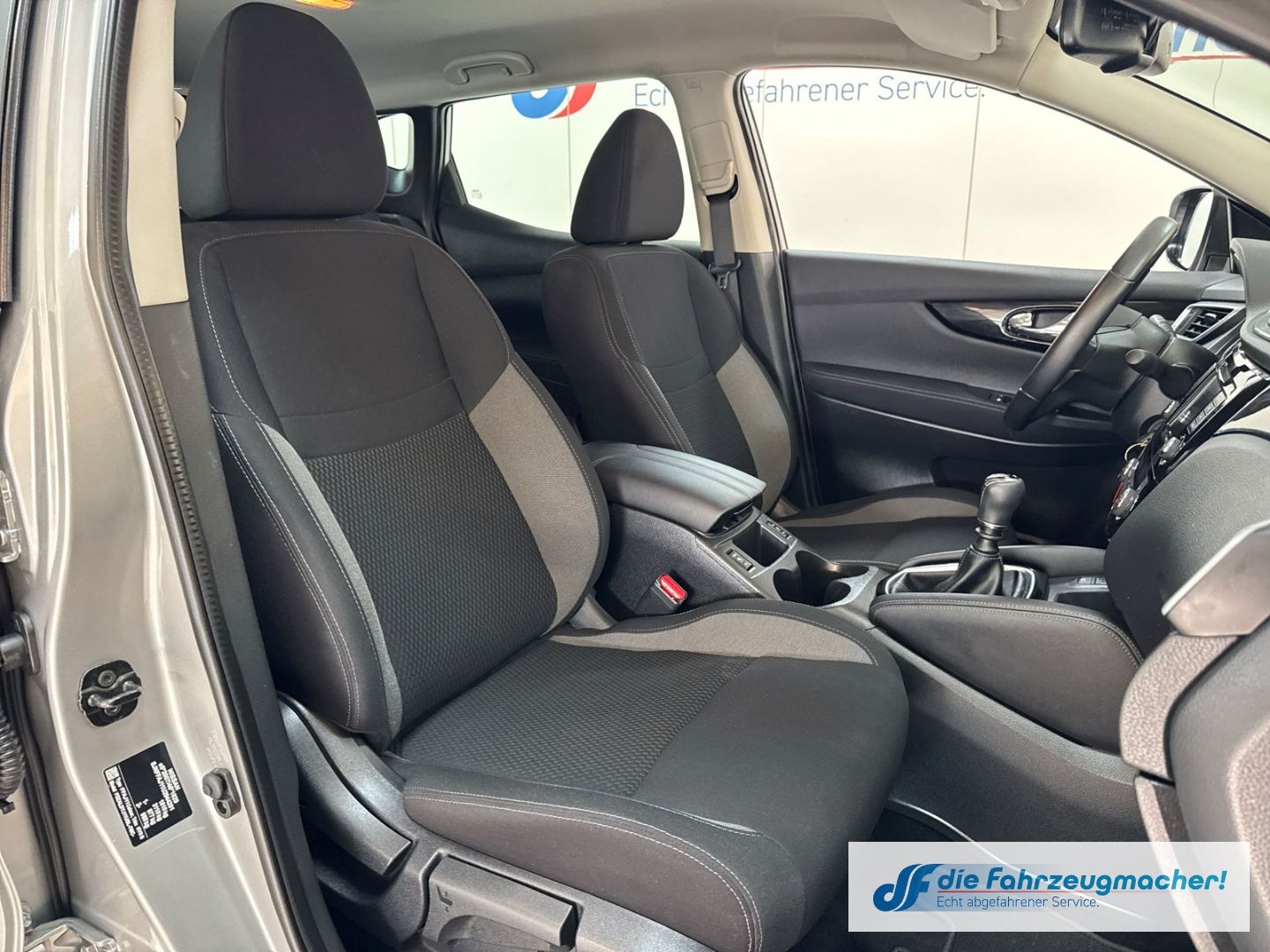 Fahrzeugabbildung Nissan Qashqai Shiro Navi Mehrzonenklima DAB SHZ Spurha