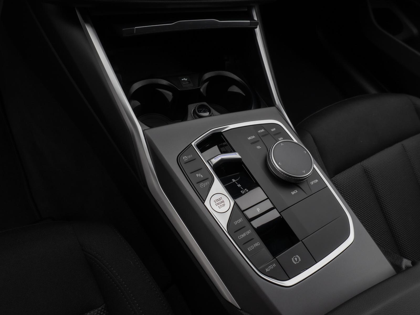 BMW 3 Series i Alarm DAB Kamera GeschwindigReg Sportlenkrd, миниатюра 22