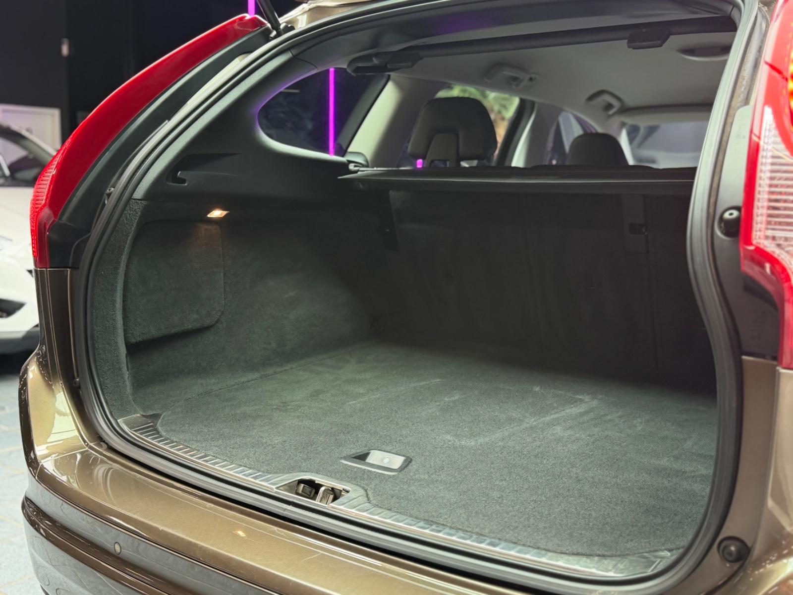 Volvo XC 60 Summum 2WD/Bi-Xenon/Volleder/CAM/BT