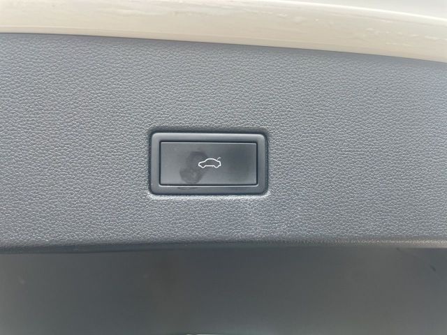 T-Roc 1.5 TSI R-Line OPF (EURO 6d) Navi+AZV+Rear