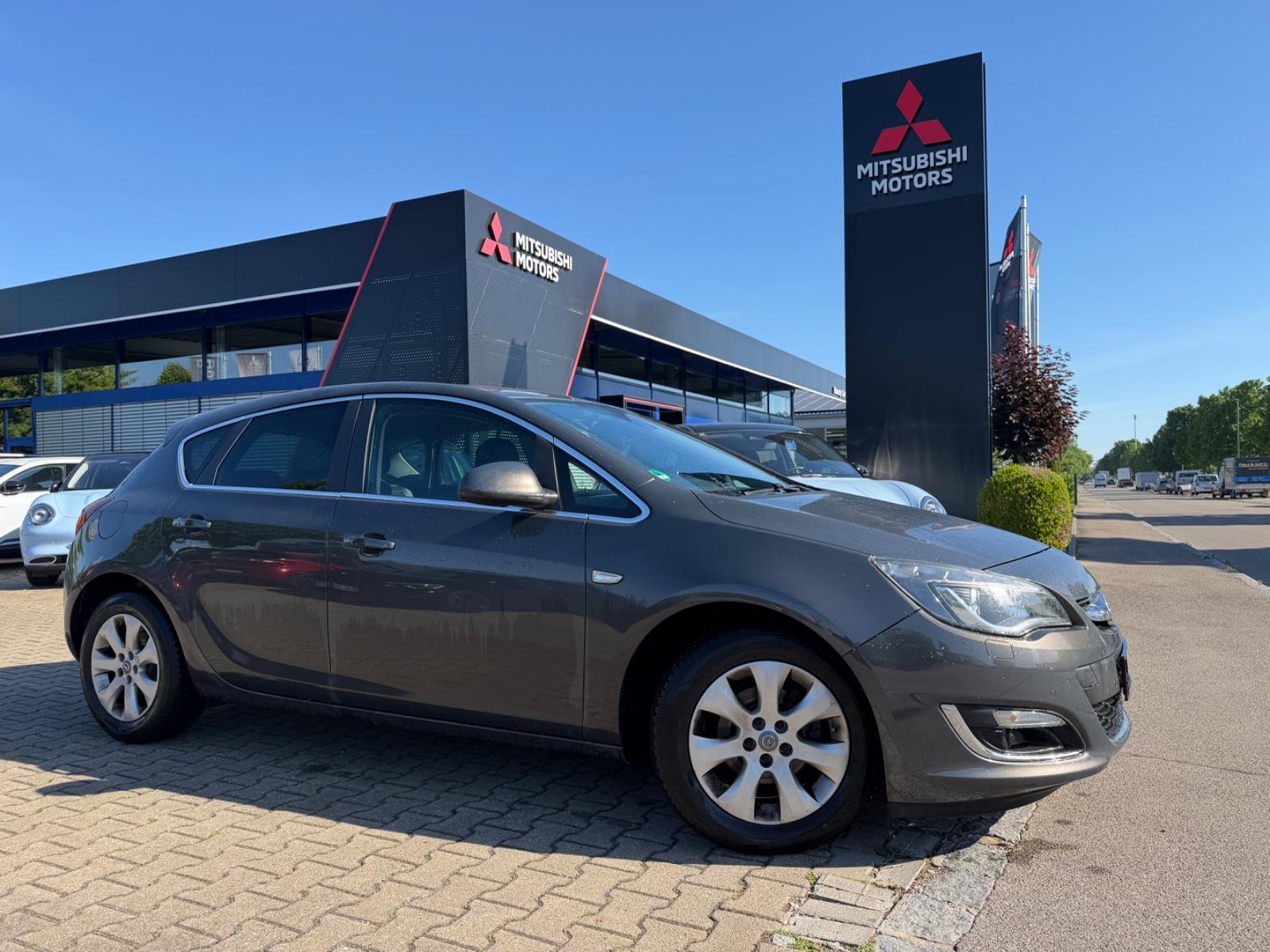 Opel Astra 1.4 M/T *Navi*SHZ*LHZ*PDC v+h*Kamera