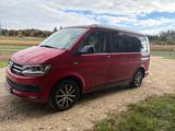 Volkswagen T6 California Beach - rote Volkswagen T6 California